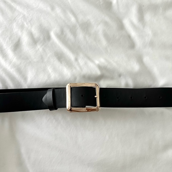 ASOS DESIGN Square Buckle Belt in Black - Picture 3 of 3